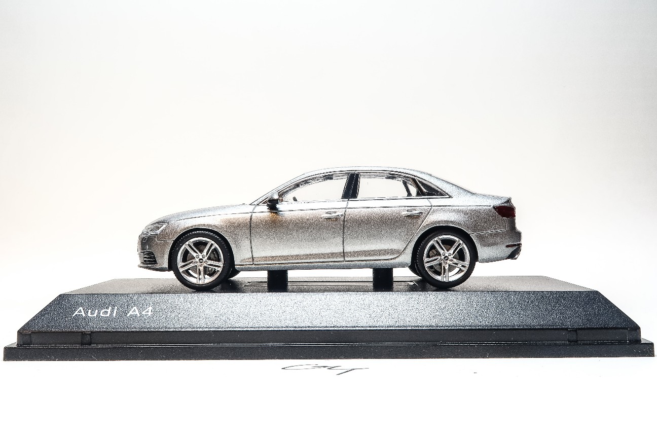 Audi公式ミニカー Audi Collection（アウディコレクション）Audi