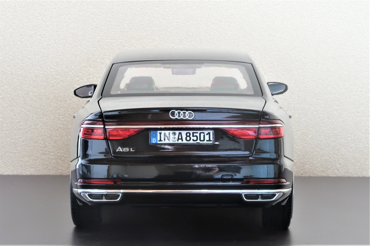 京商（KYOSHO） Audi A8L W12 2014 phantom black 1/18 - げん's blog