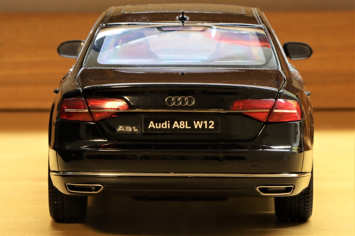京商（KYOSHO） Audi A8L W12 2014 phantom black 1/18 - げん's blog