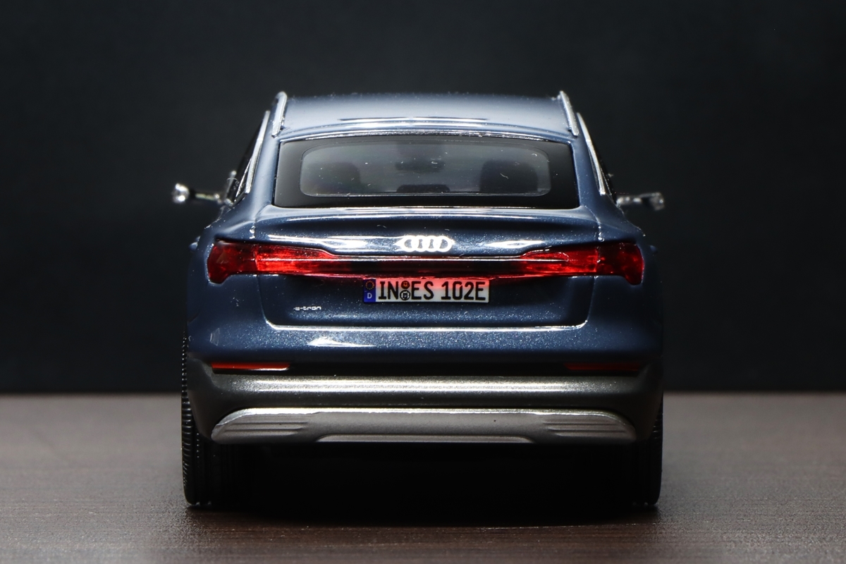Audi公式ミニカー Audi Collection（アウディコレクションAudi e