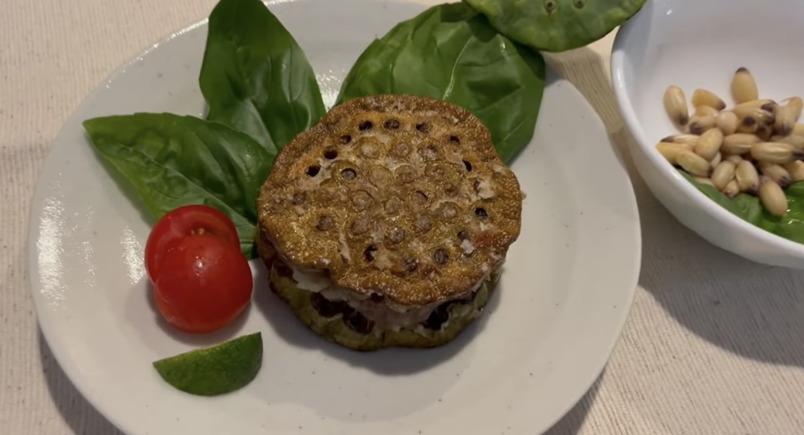 蓮の花托の肉詰め