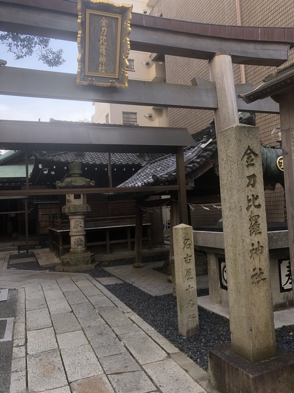 ホテル途中に神社発見！