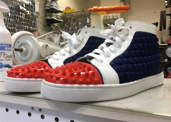 クリスチャンルブタン ☆トゲトゲ11㎝ヒール38.5（Christian Louboutin 