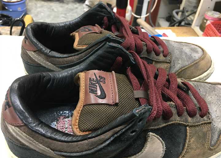 ナイキ Nike のカカト内側破れ修理 スニーカー修理ブログです