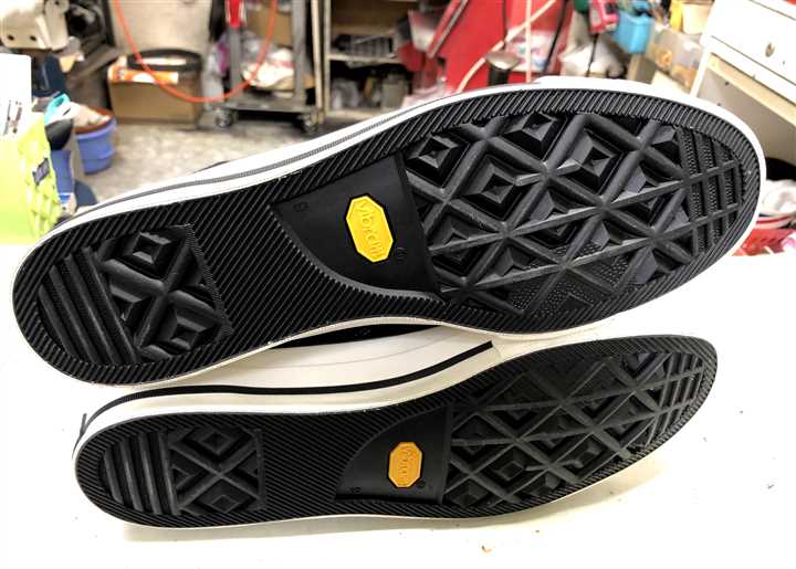 コンバース チャックテイラーの底補強 2足口 スニーカー修理ブログです