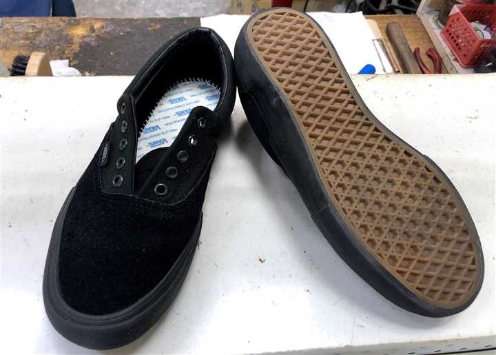 VANSのスリッポンをシャークソールで補強 - スニーカー修理ブログです