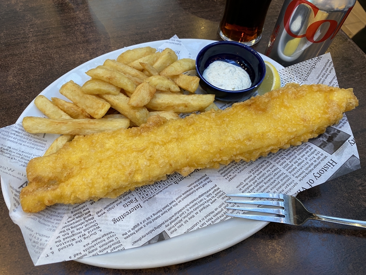 【ロンドン】フィッシュ&チップス人気店「Fish Plaice」で昼食 大英博物館近く wakamaga 旅行マガジン