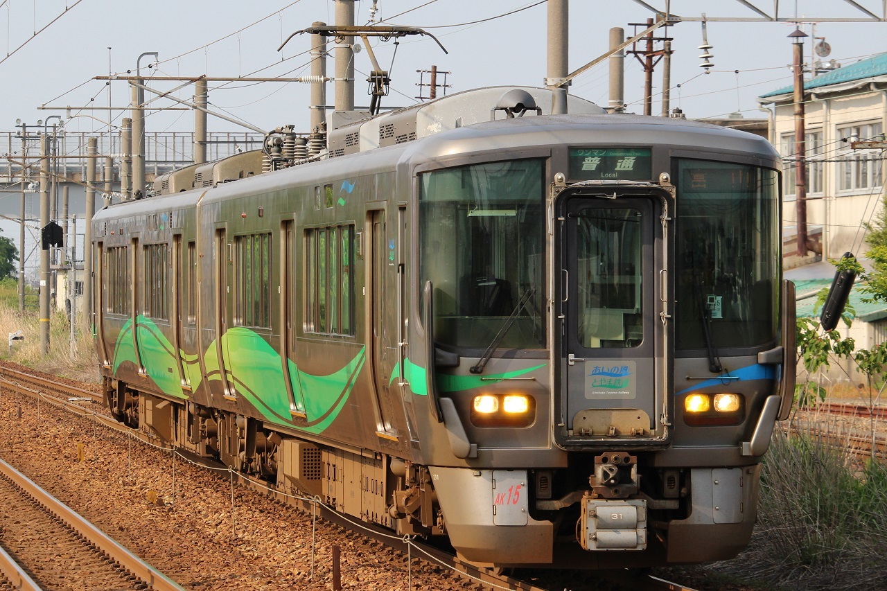 2025年5月13日～5月18日 IR・あいの風・ハピラインの521系と富山に来てたEH500 - きょんこいず北陸民の鉄道ブログ