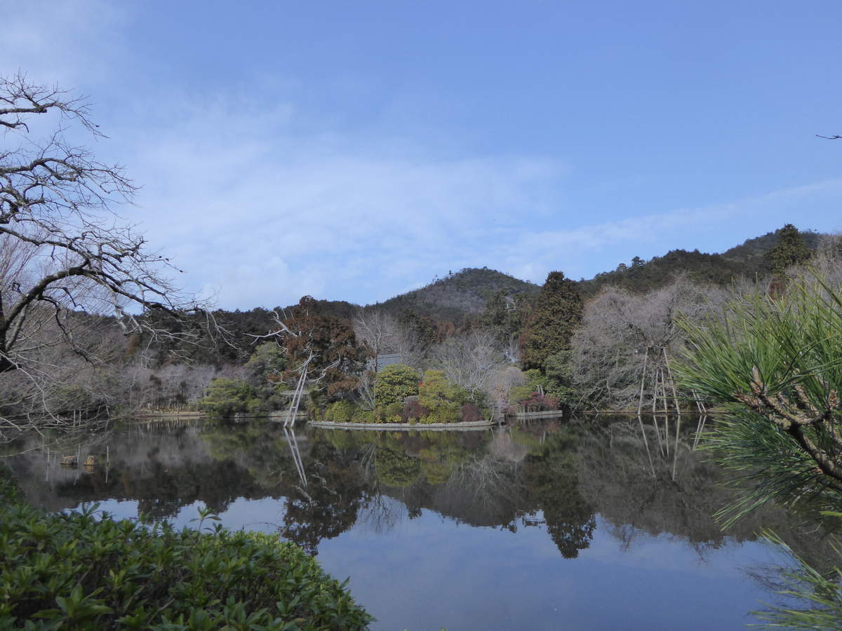【引取りに来てくださる方限定】追加しました　御影石　吾唯足知　庭石　鑑賞石　石 御影石 ブロック 1個 台石【穴貫通】 石台 受台 受け台 礎石