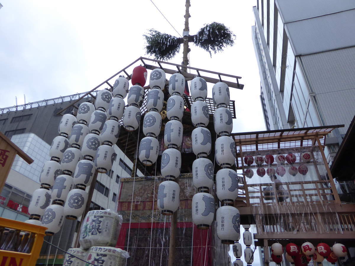 【祇園祭 月鉾】うさぎの彫刻に感動!厄除けちまき&お願い袋で願いを叶えよう♪ - 京都ぶらり散歩&グルメ手帖