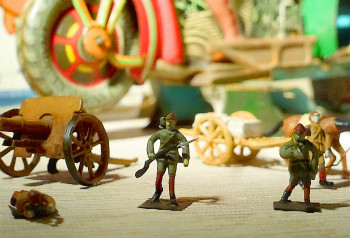 戦争とおもちゃ展 で懐かしのおもちゃたちに出会いませんか えむえむブログ 京都国際マンガミュージアム 戦争とおもちゃ展 で懐かしのおもちゃたちに出会いませんか えむえむブログ 京都国際マンガミュージアム