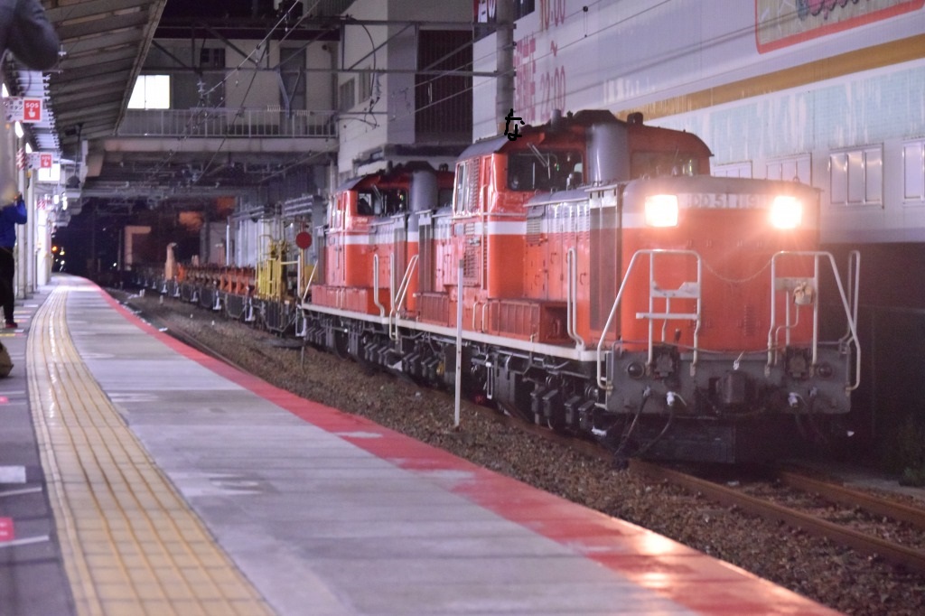 第717列車 「 重連ロンチキ！新宮工臨の発送を狙う 」 - 写真は鉄で