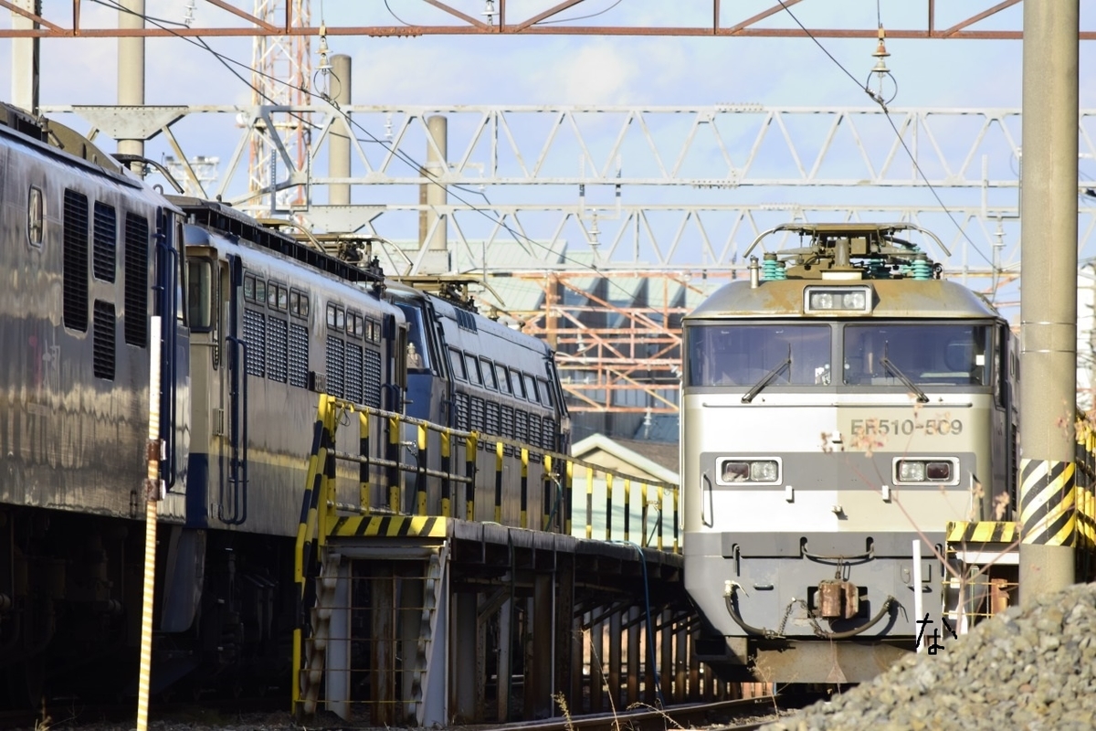 第1828列車 「 吹田機関区に留置中の機関車を狙う 」 - 写真は鉄 第1828列車 「 吹田機関区に留置中の機関車を狙う 」 - 写真は鉄