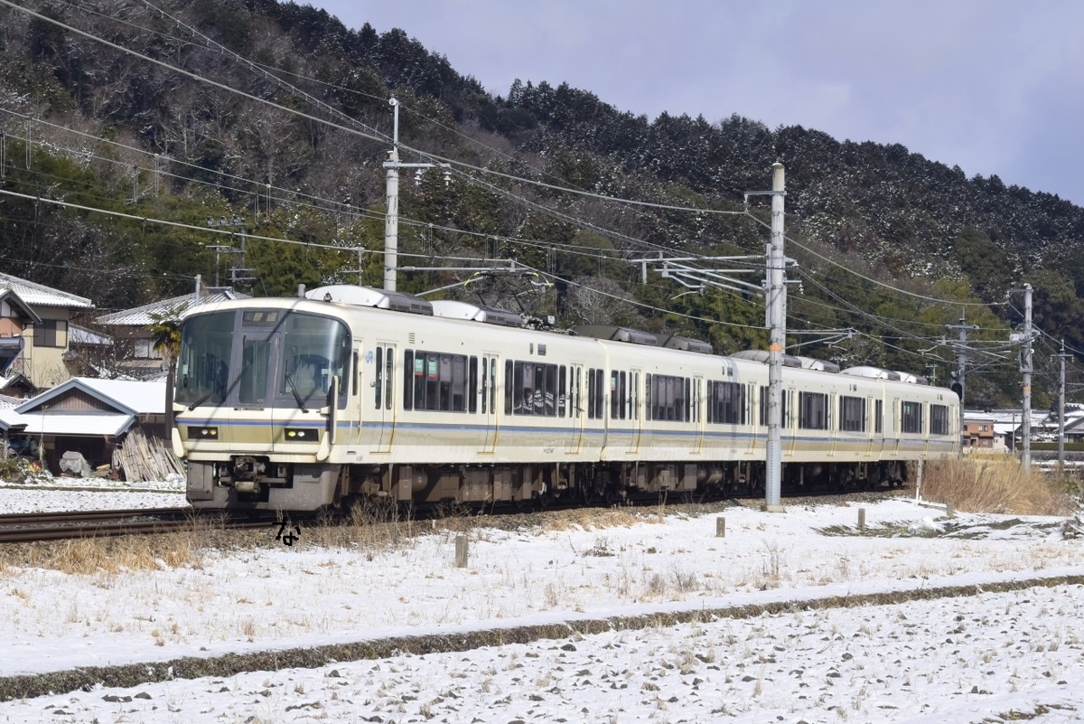 第19列車 雪の朝に221系を狙う 写真は鉄で出来ている
