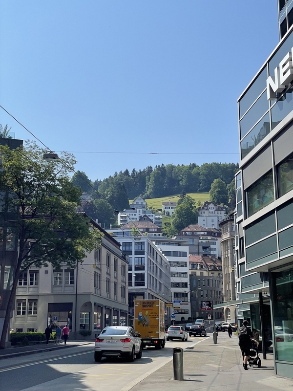 ベビ連れスイス旅行記【1日目】〜時差ぼけでへろへろだけど既に