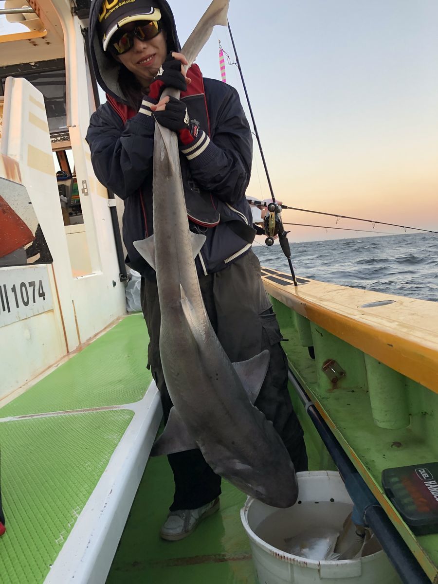 11月12日 渡辺釣船店 東京湾青物ジギングでサワラ カンパチ 釣れ然なるままに Written By 小泉 貴久 11月12日 渡辺釣船店 東京湾青物ジギングでサワラ カンパチ 釣れ然なるままに Written By 小泉 貴久