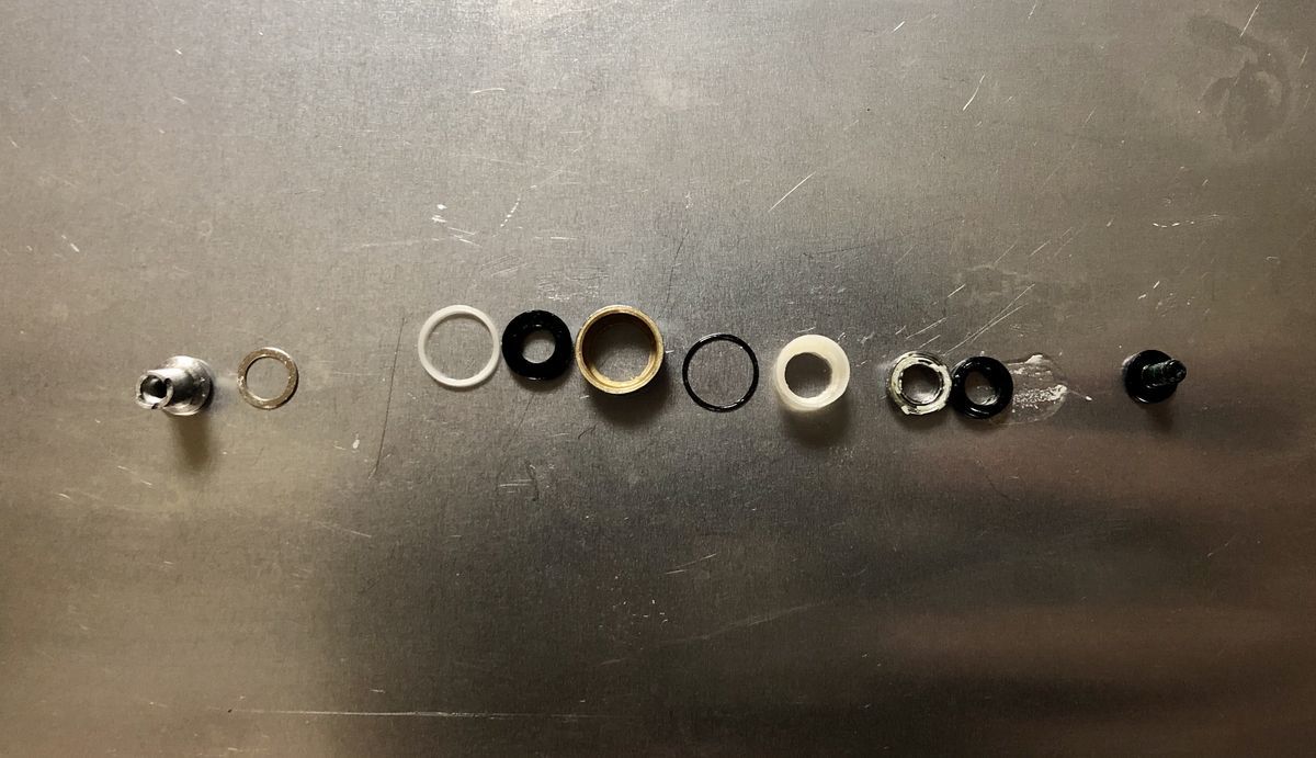 ラインローラーのメンテ グリスオイルアップ方法をヴァンフォードで紹介 釣れ然なるままに Written By 小泉 貴久