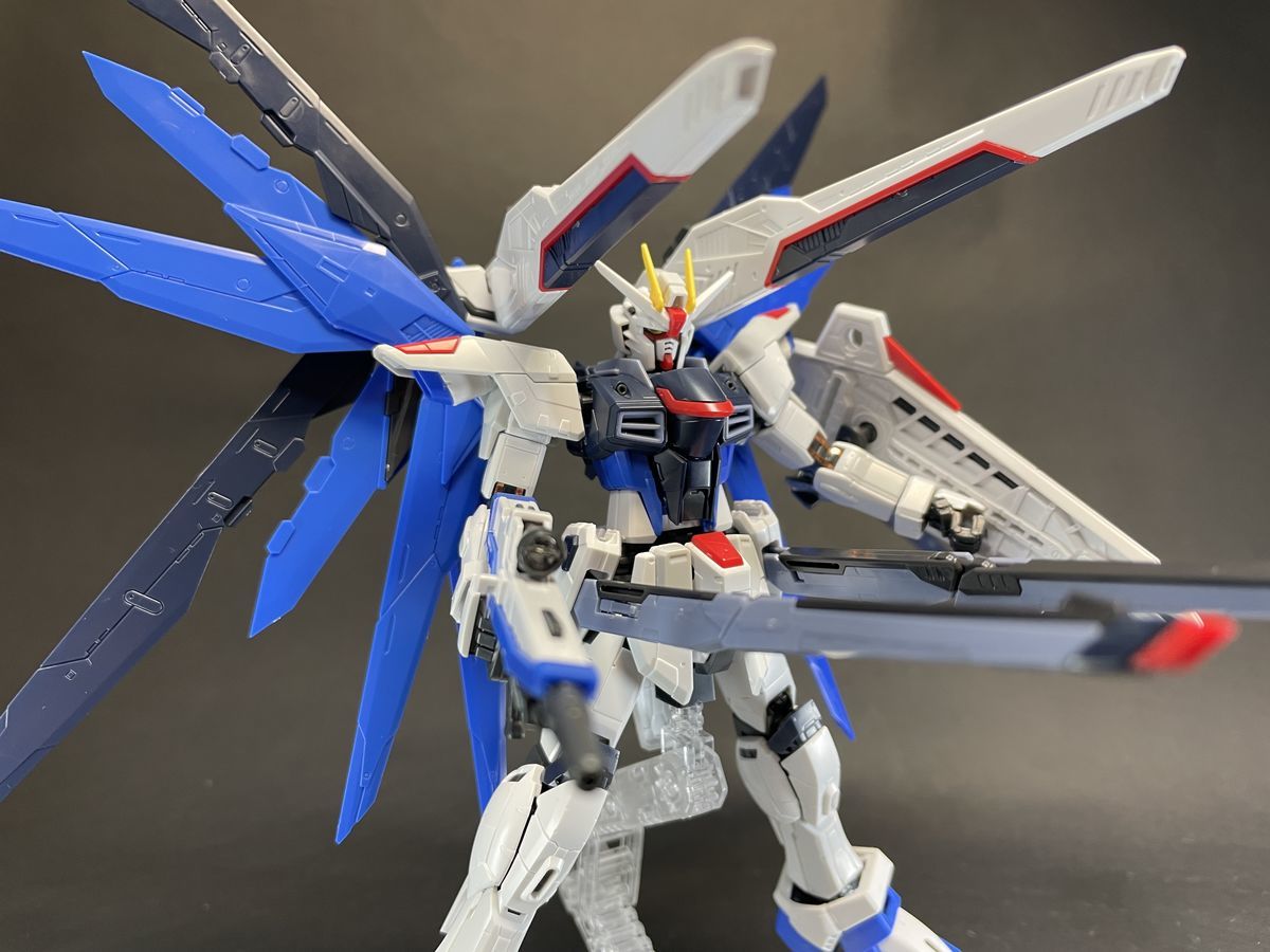 RG ZGMF-X10A フリーダムガンダム 素組レビュー - ガンプラ女子の素組