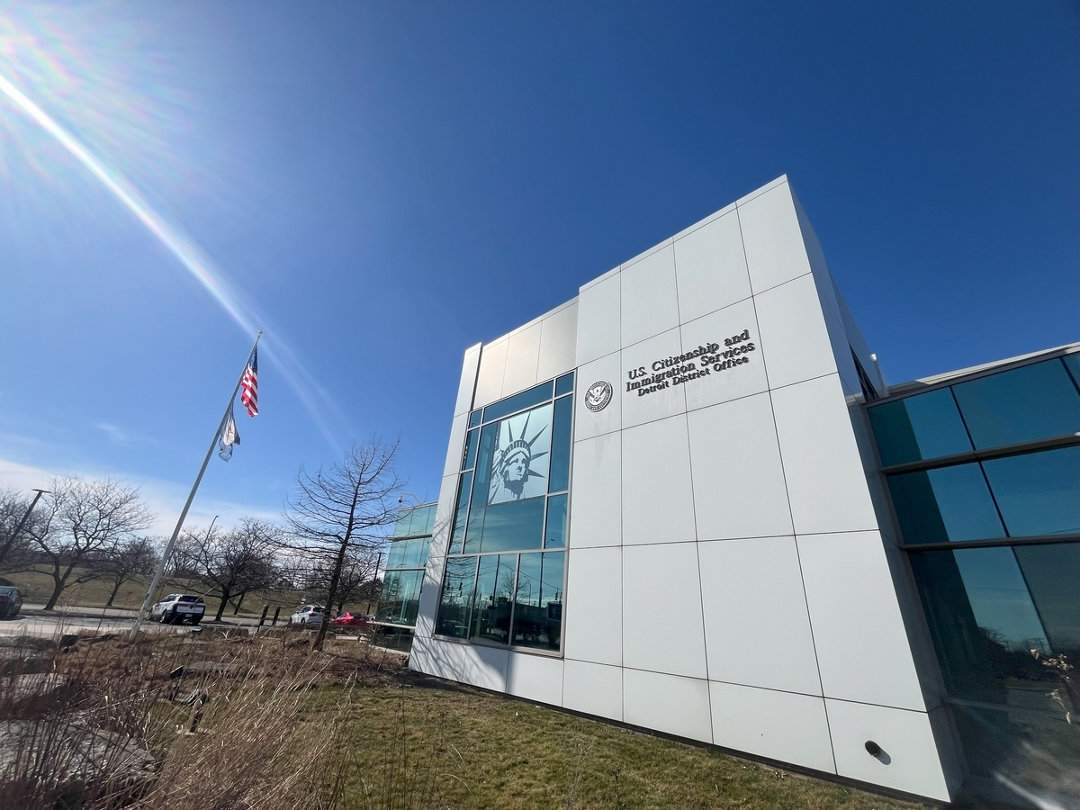 アメリカ永住権】バイオメトリクス(生体認証)で指紋採取と証明写真撮影