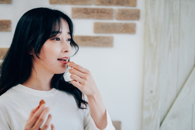 デンタルケアをする女性・歯が綺麗