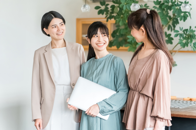 キャリア変更を考える女性
