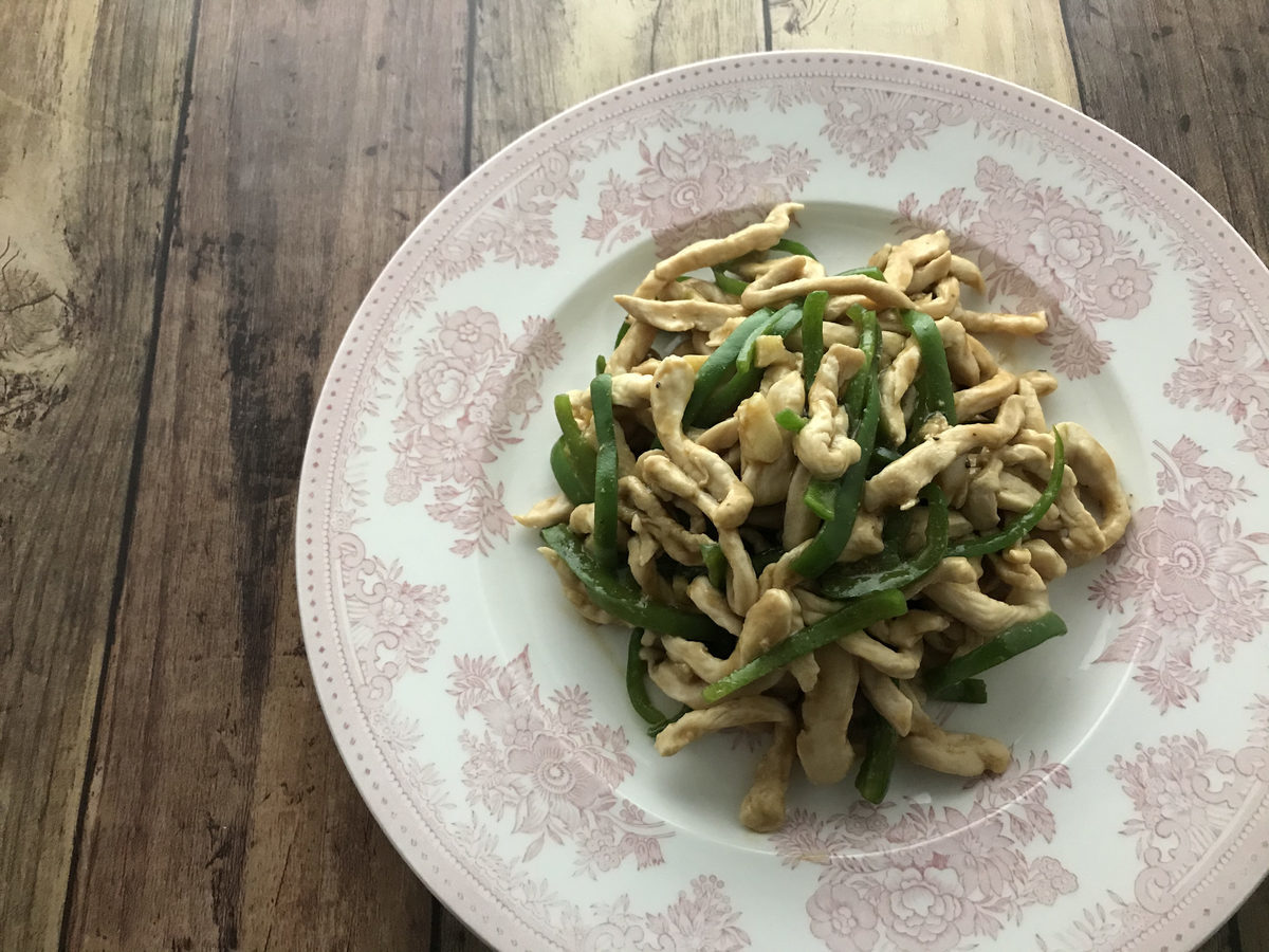 鶏むね肉の青椒肉絲風