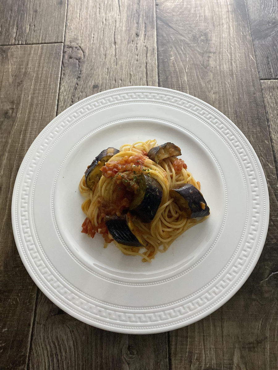 ナスとアンチョビのトマトパスタ