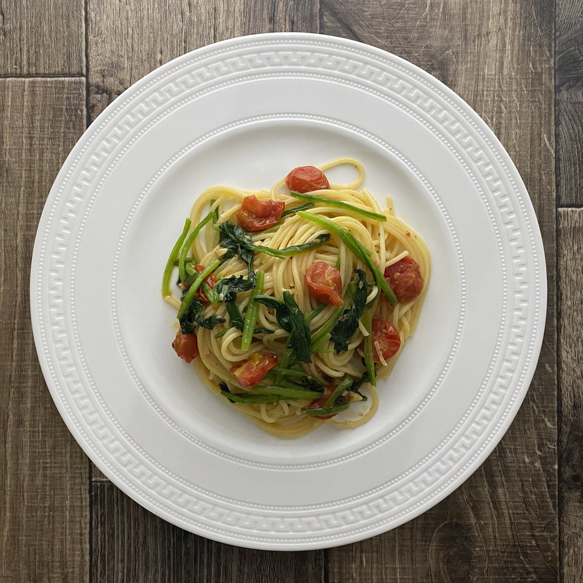 ほうれん草とミニトマトのパスタ