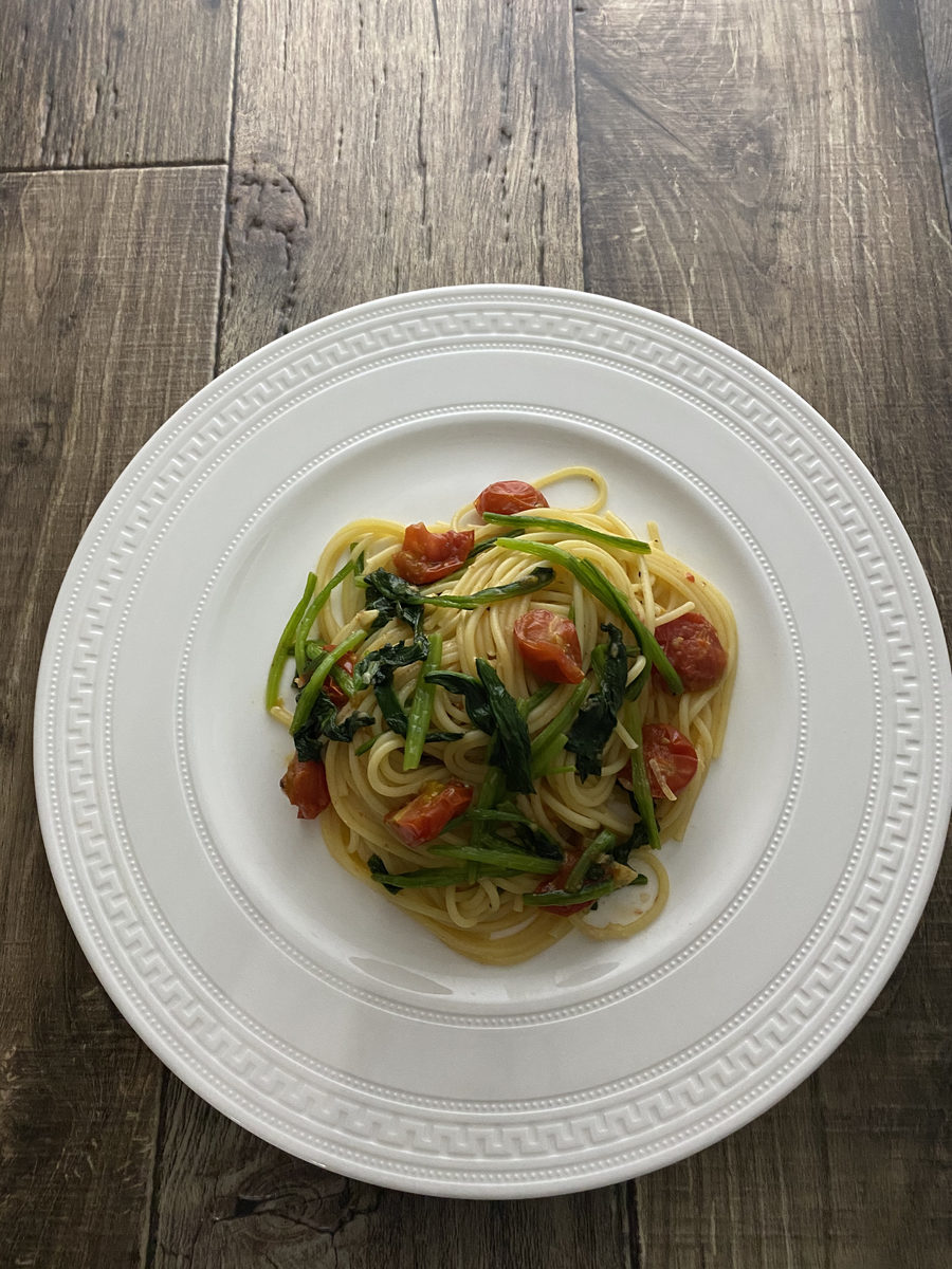 ほうれん草とミニトマトのパスタ