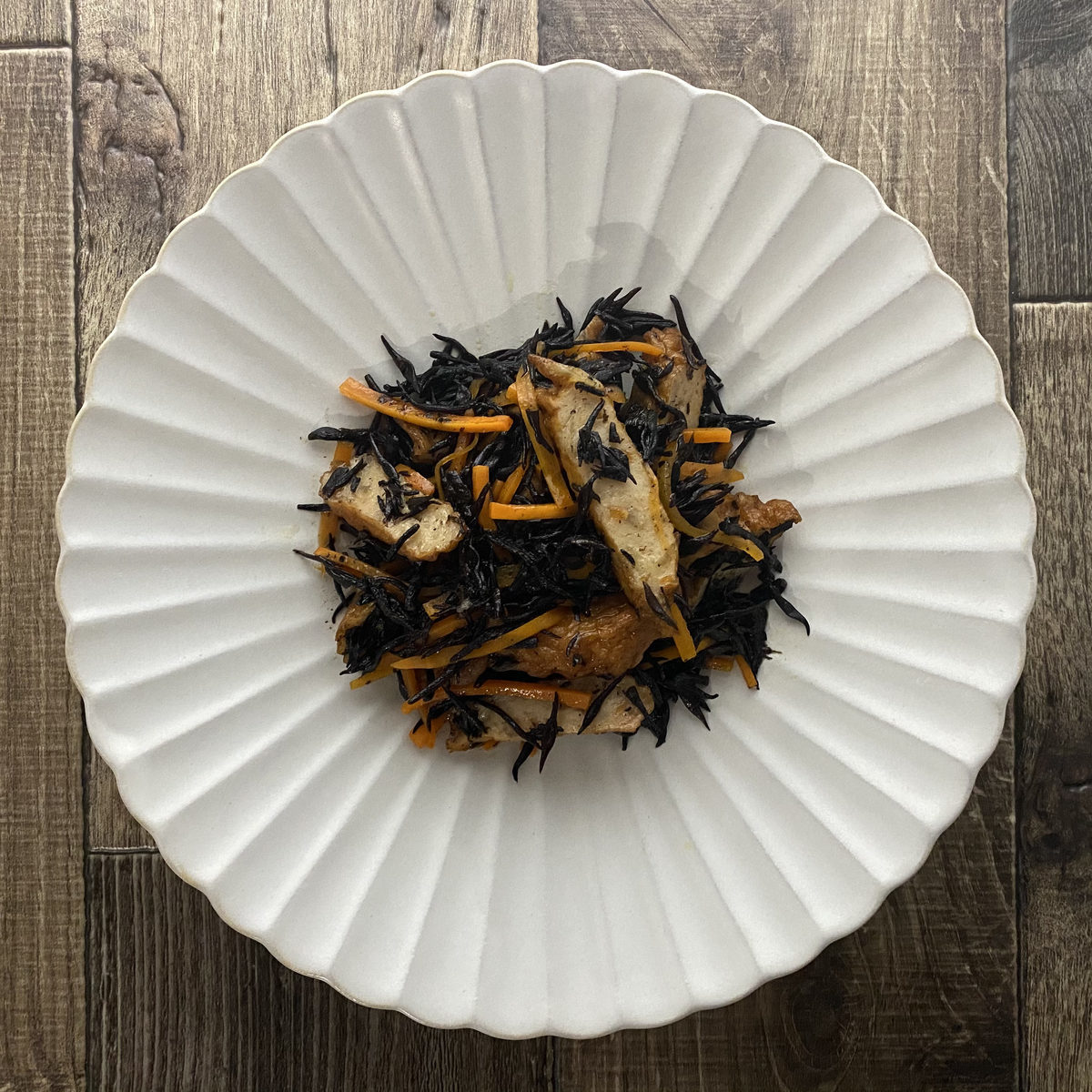 ひじきとさつま揚げの煮物