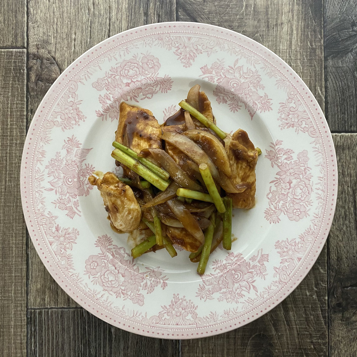 鶏むね肉とにんにくの芽のにんにく味噌炒め