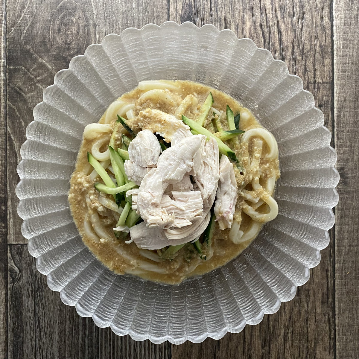 蒸し鶏のゴマだれ冷やしうどん