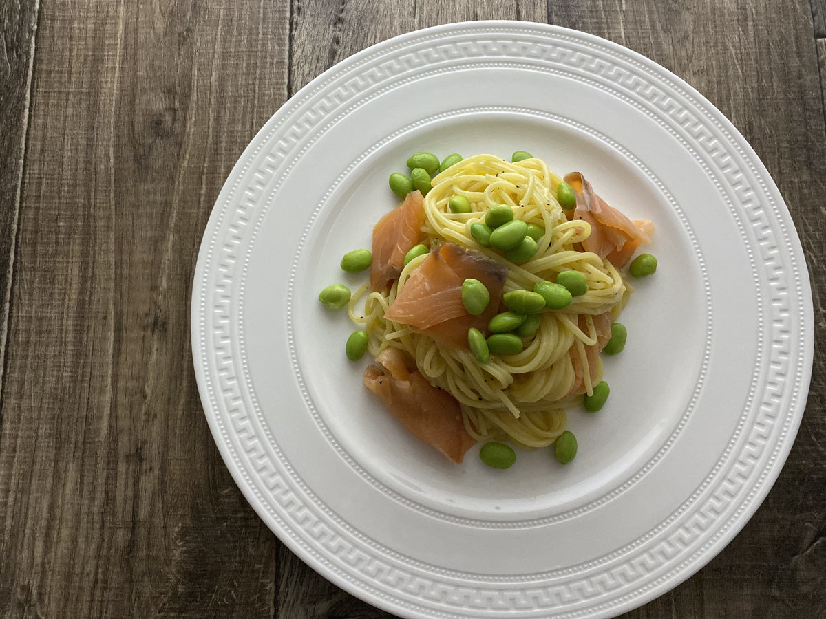 スモークサーモンと枝豆の冷製パスタ