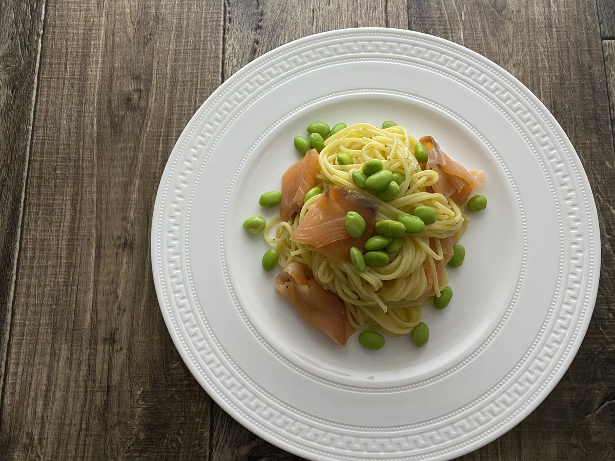 スモークサーモンと枝豆の冷製パスタ