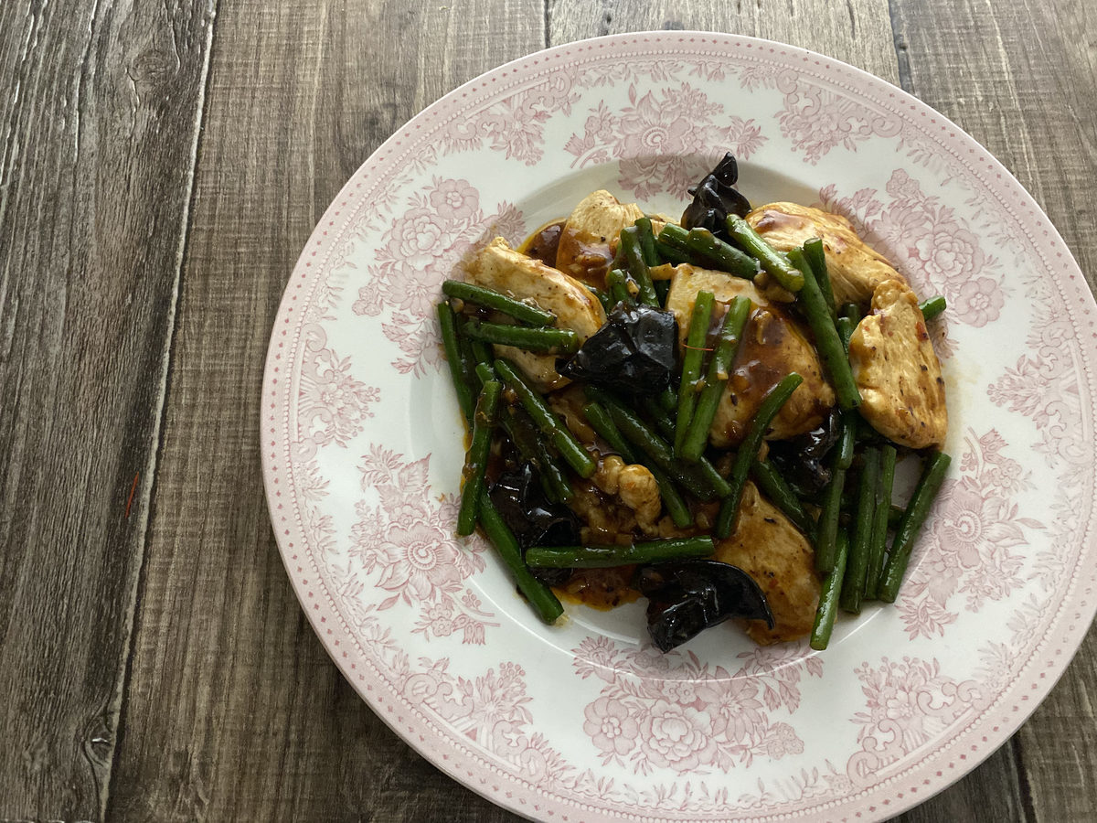 鶏むね肉とにんにくの芽のオイスター炒め