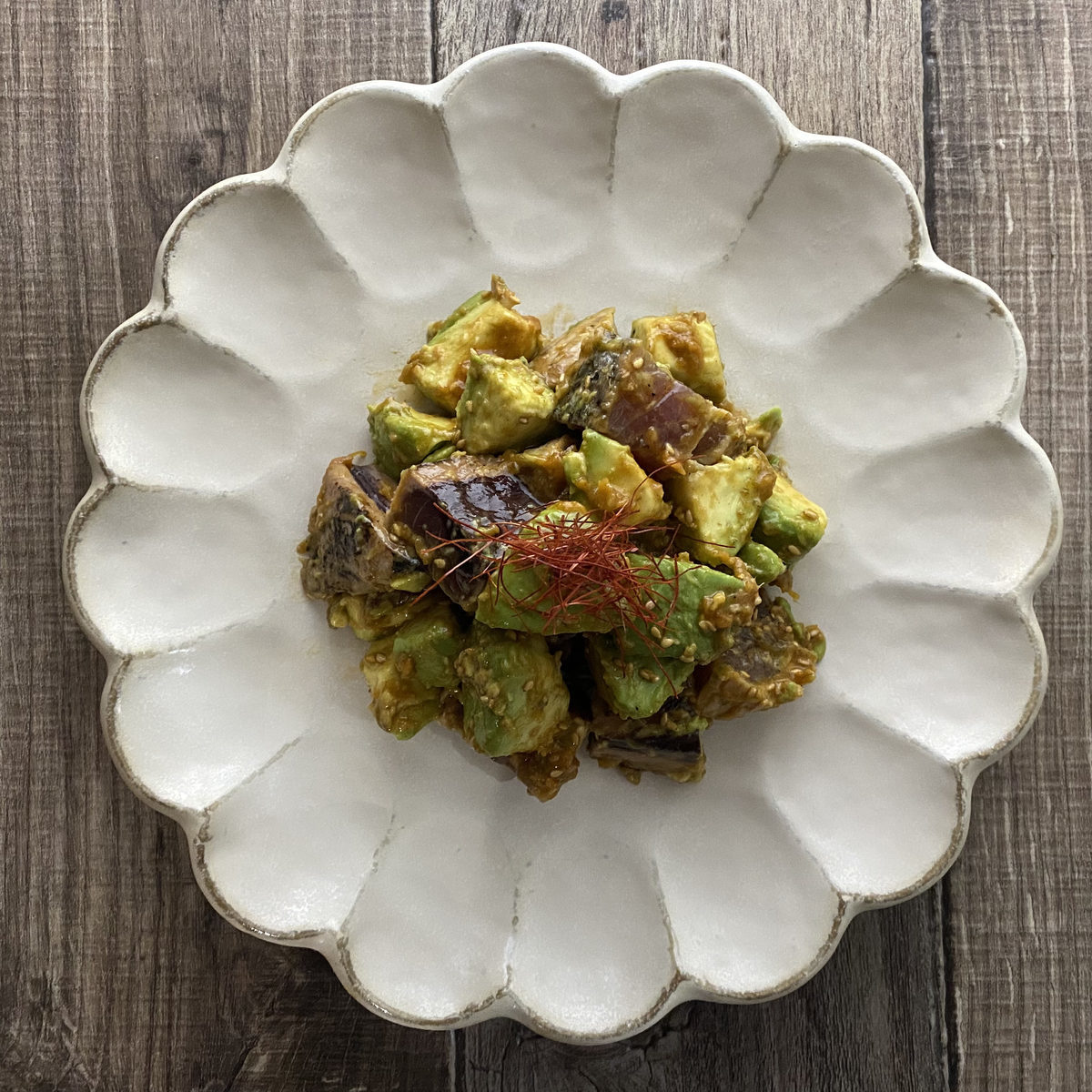 カツオのたたきとアボカドのユッケ風