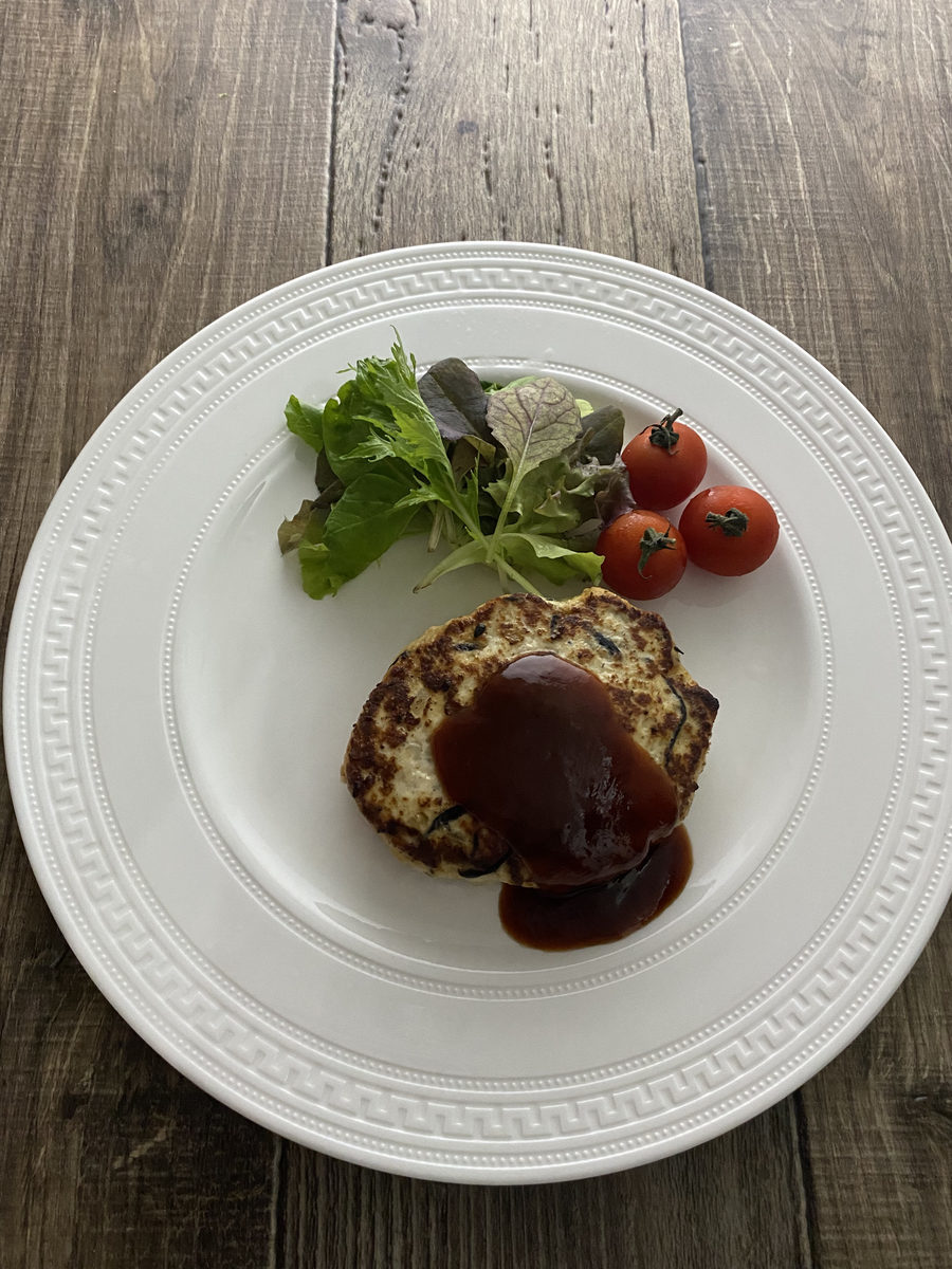 鶏むね肉の豆腐ひじきハンバーグ