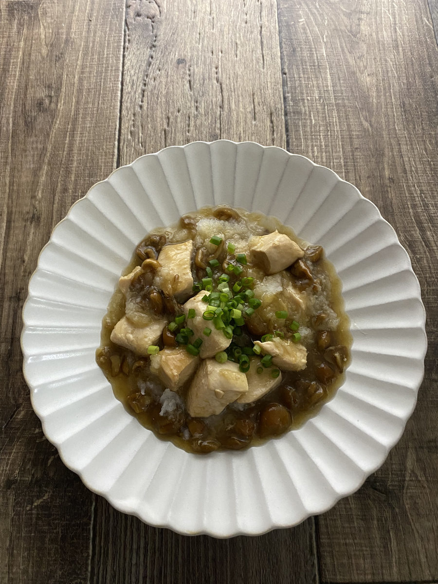 鶏むね肉となめこのみぞれ煮