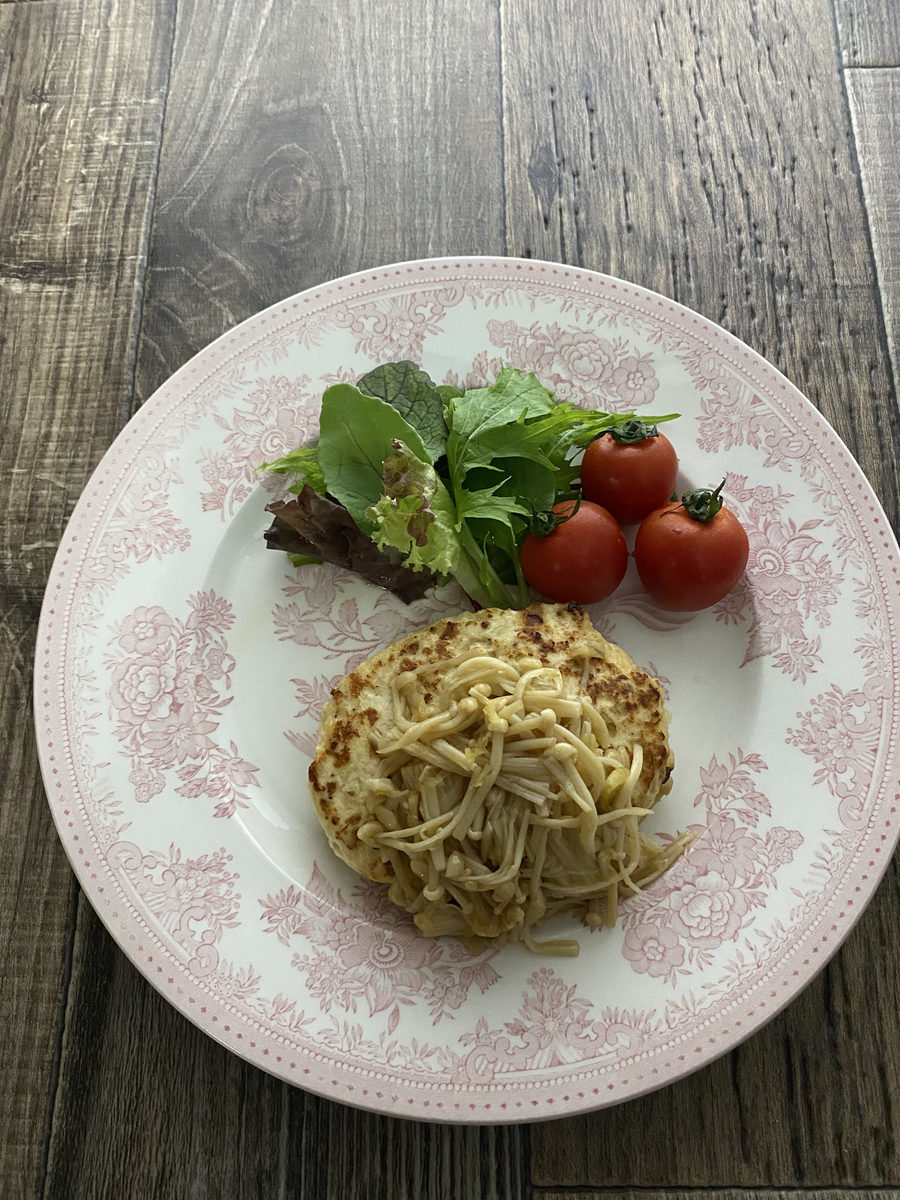 鶏むね肉のハンバーグ 和風えのきソース