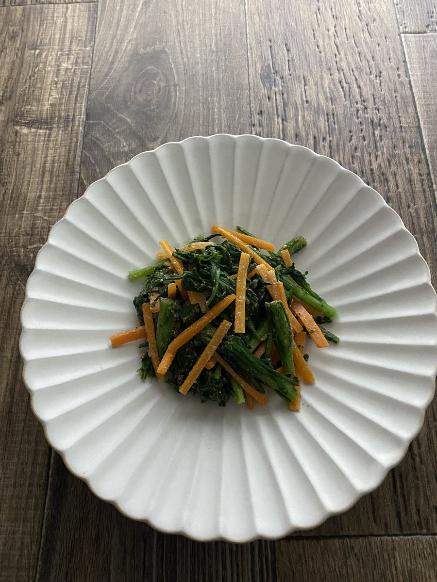 春菊とにんじんの胡麻和え