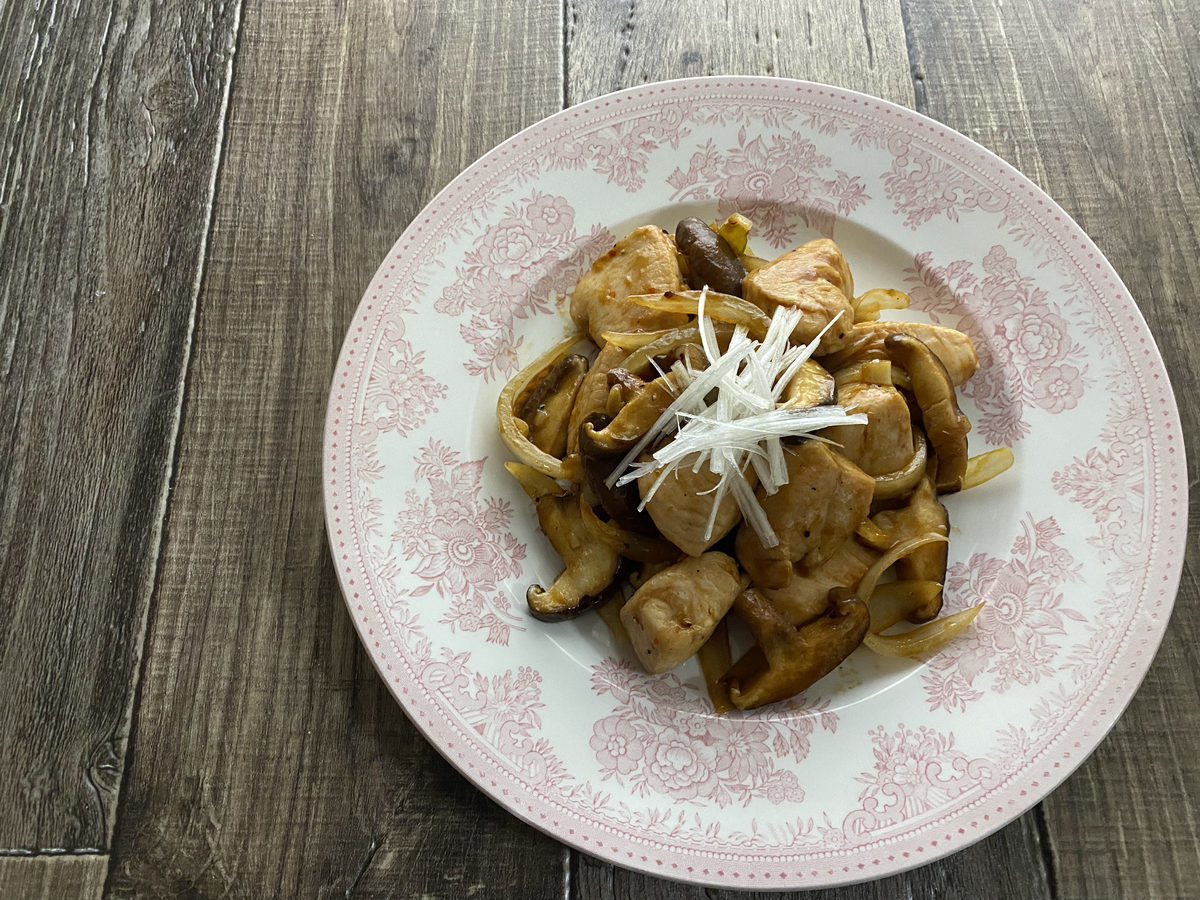 鶏むね肉としいたけのオイスター炒め