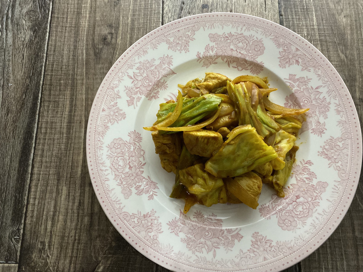 鶏むね肉とキャベツのカレー炒め