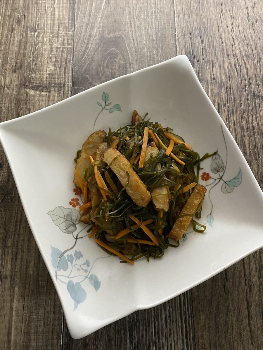 切り昆布とさつま揚げの炒め煮