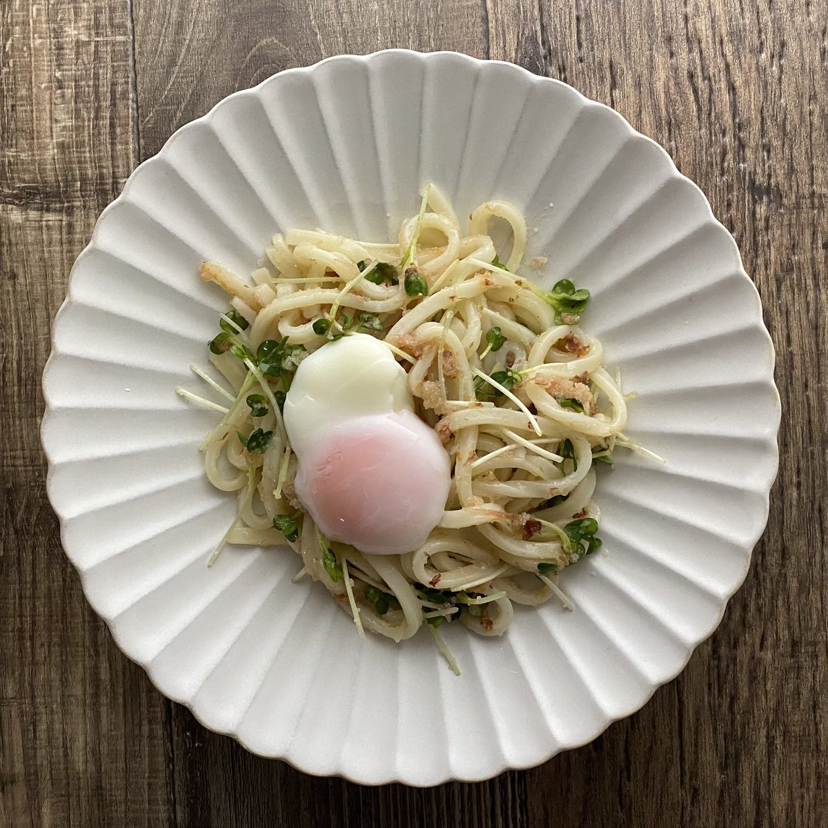 たらこと貝割れの冷やし温玉うどん