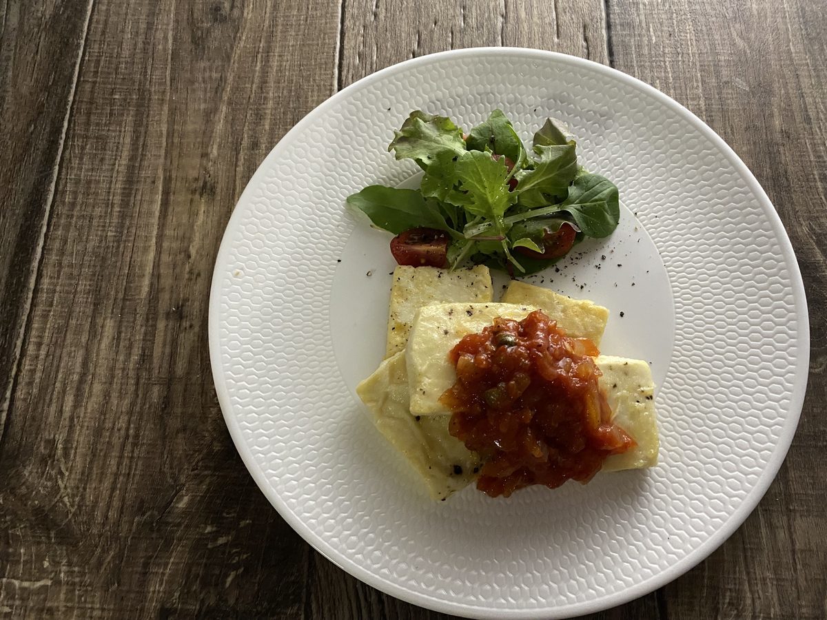 豆腐のステーキ トマトソース