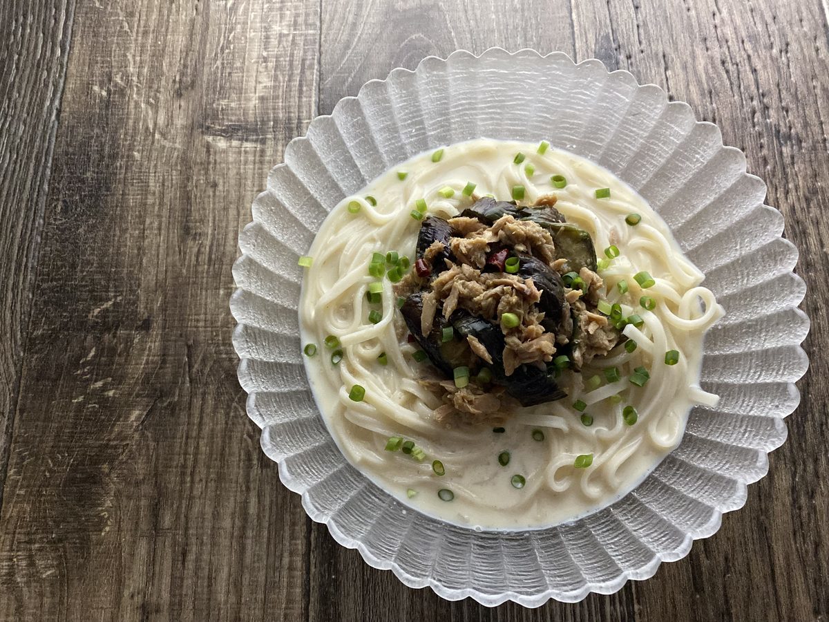 ナスとツナの豆乳冷やしうどん