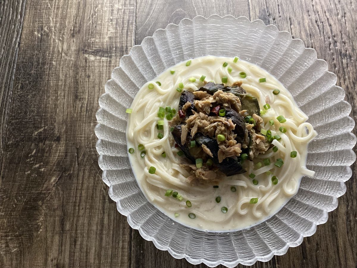 ナスとツナの豆乳冷やしうどん