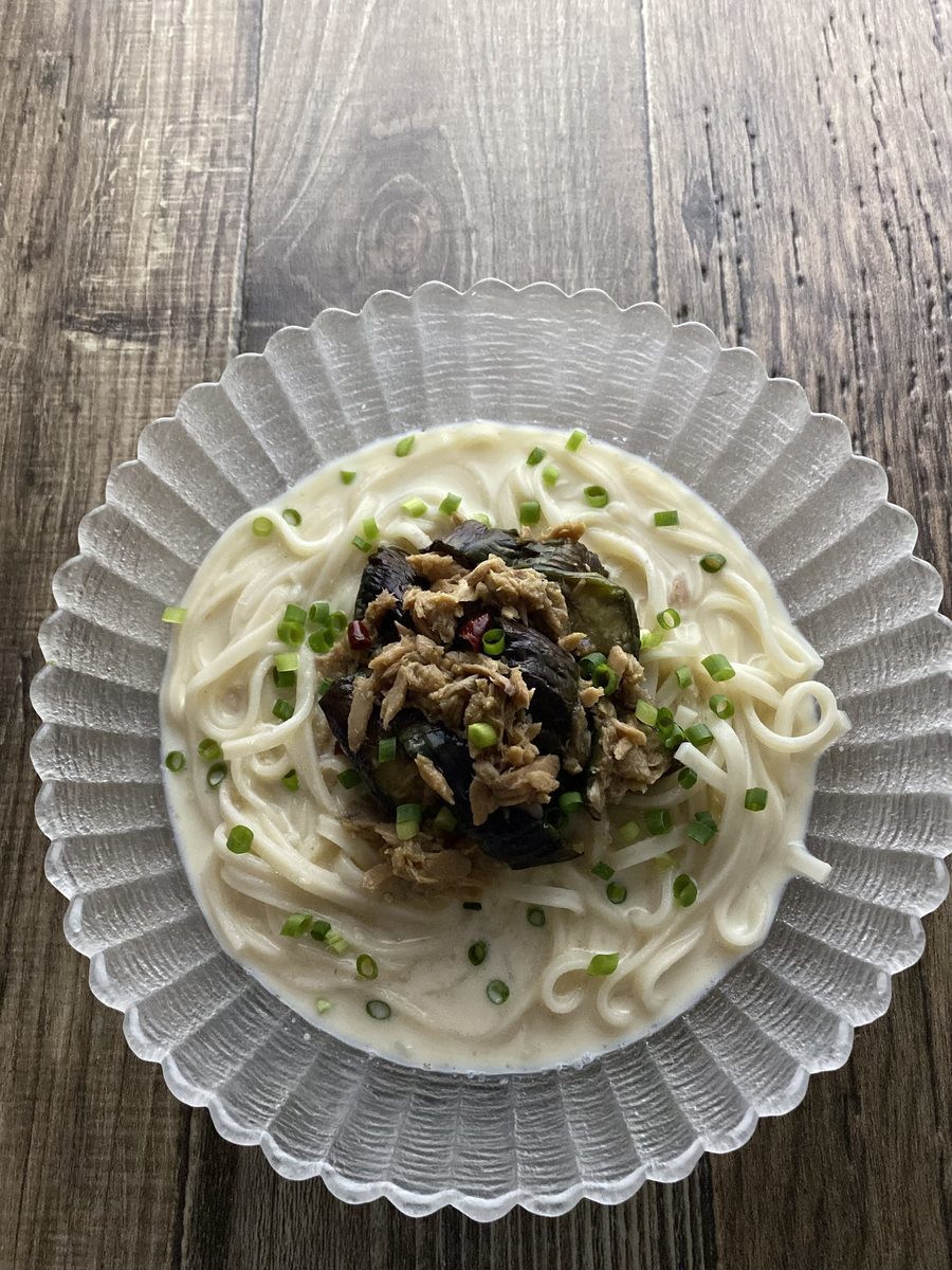 ナスとツナの豆乳冷やしうどん