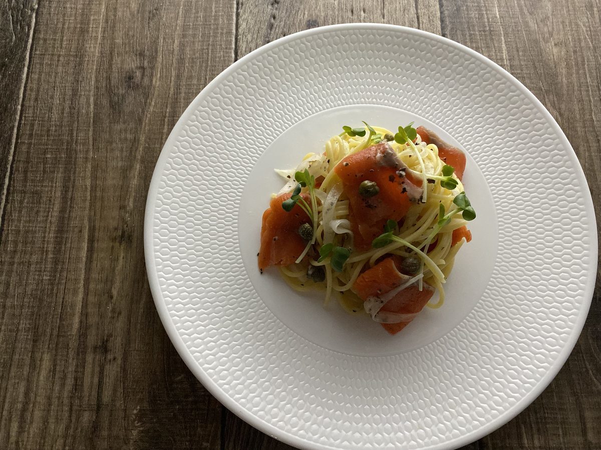 スモークサーモンの冷製パスタ