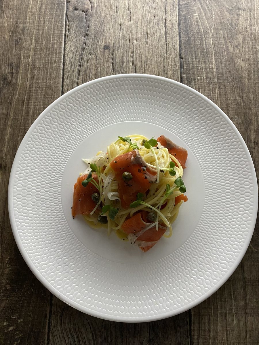 スモークサーモンの冷製パスタ